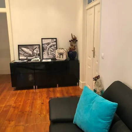 Grandmommy's House - Traditional And Comfy Lisboan Lizbona