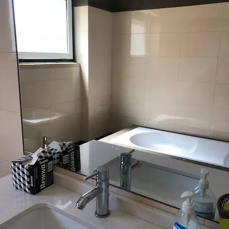 Grandmommy's House - Traditional And Comfy Lisboan Apartament *