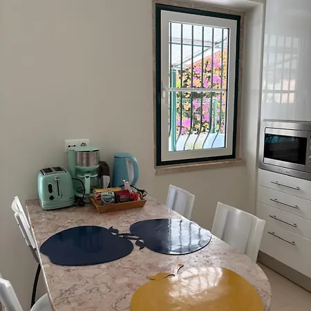 Grandmommy's House - Traditional And Comfy Lisboan Lisbon